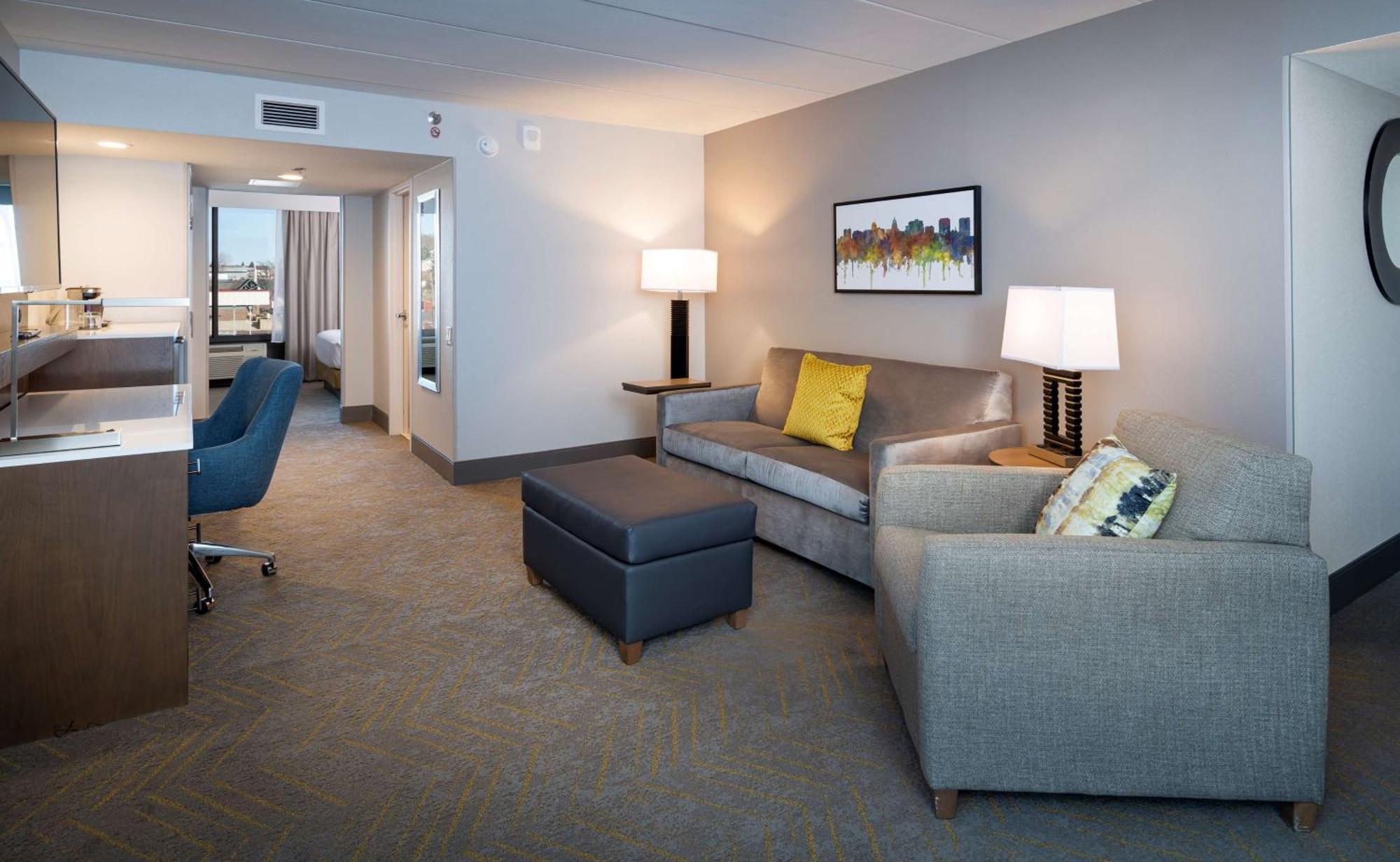 Отель Doubletree By Hilton Madison East Экстерьер фото
